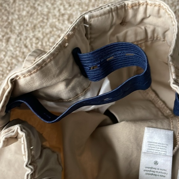 Carters boys khaki shorts with adjustable waist - Picture 3 of 3